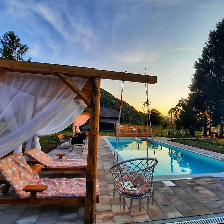 Vacation House Studenac Bihać Exterior foto