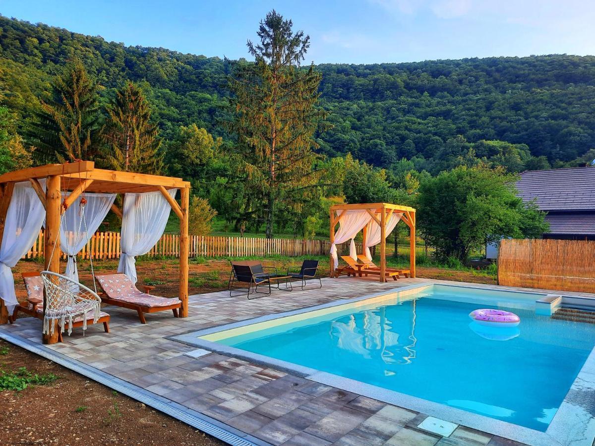 Vacation House Studenac Bihać Exterior foto